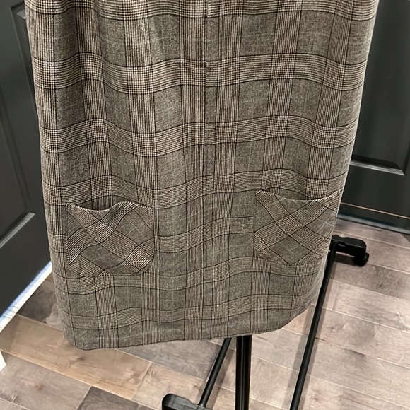 Brown plaid jumper - Picture 2 of 5